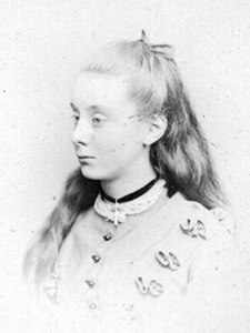 Old photograph of a female sitter.