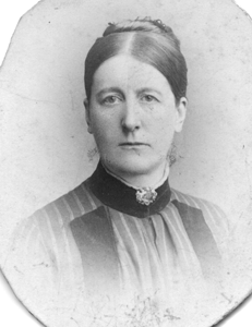 Old photograph of a female sitter.