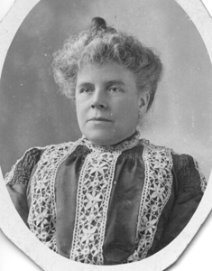 Old photograph of a female sitter.