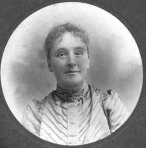 Old photograph of a female sitter.
